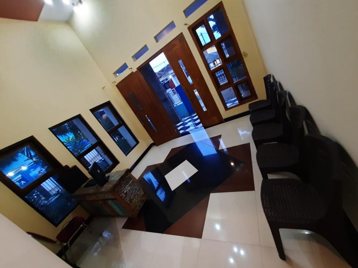 999 Khs 2 Homestay Gilimanuk Buitenkant foto