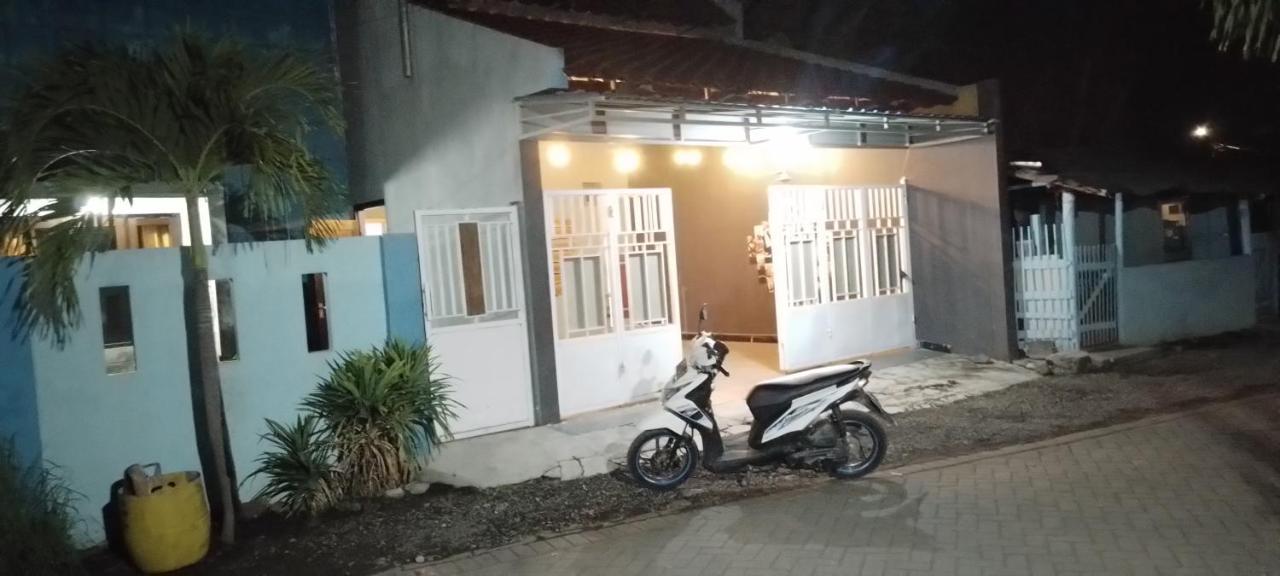 999 Khs 2 Homestay Gilimanuk Buitenkant foto
